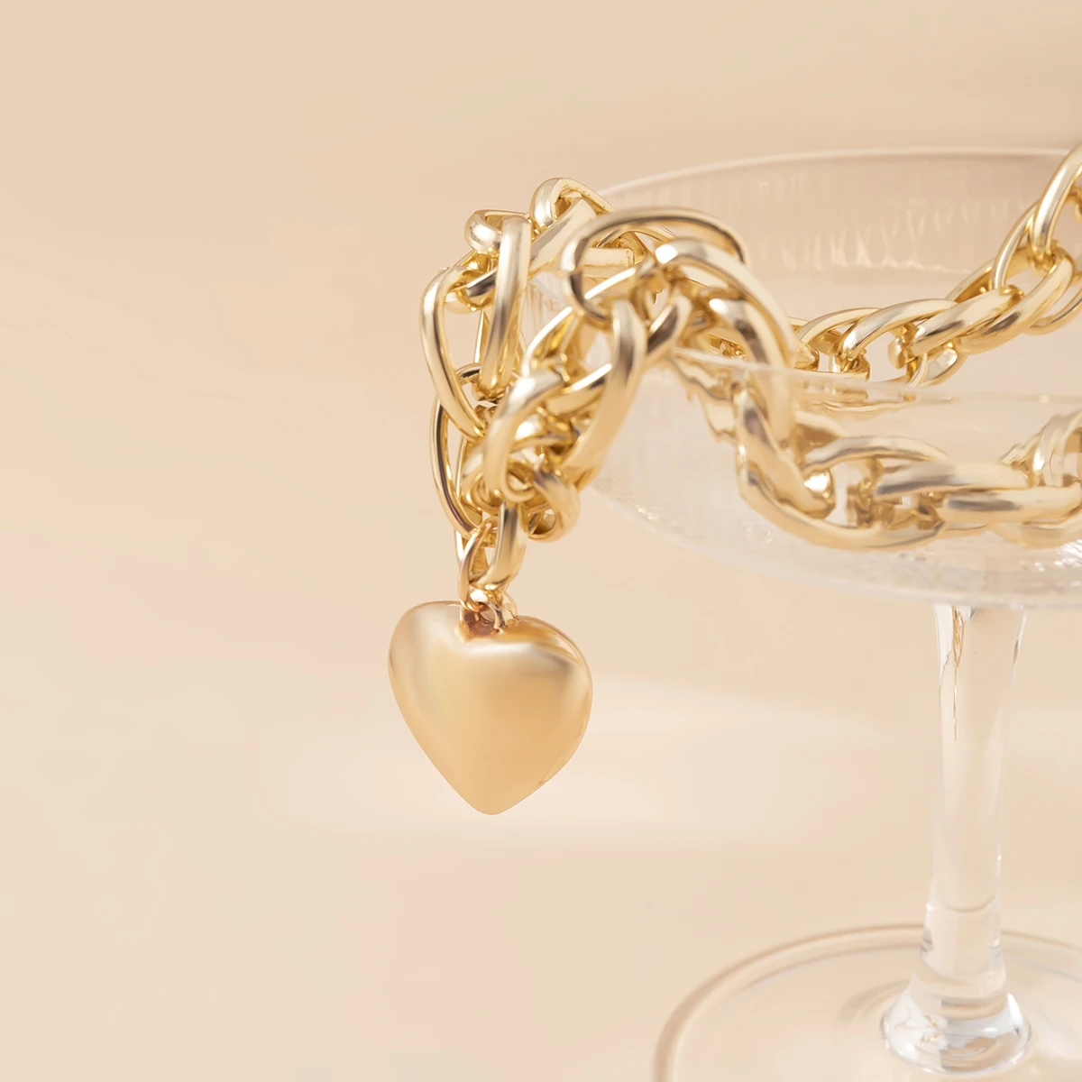 Ожерелье с подвеской в виде большого сердца