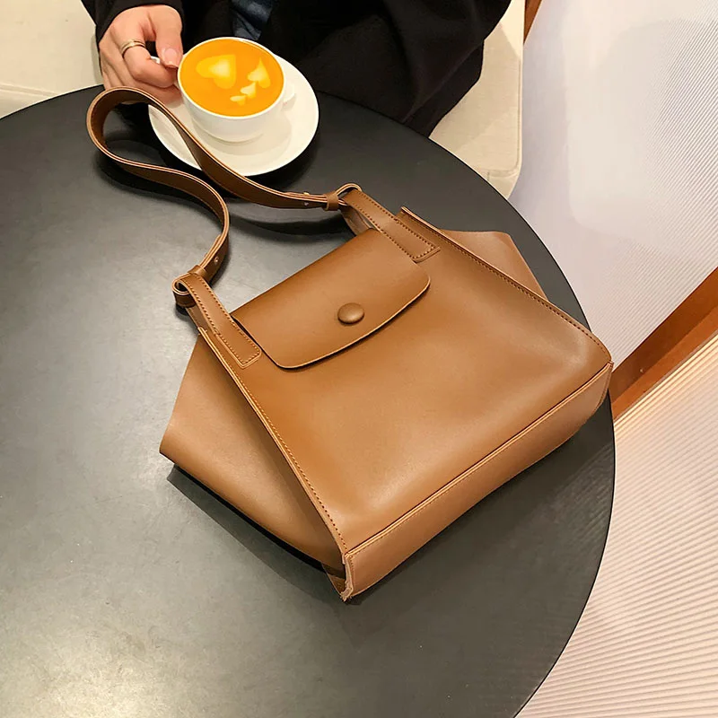 

Винтажные боковые сумки на плечо для женщин, Высококачественная сумка через плечо, модная новинка 2023, кожаная трендовая однотонная дизайнерская женская сумка