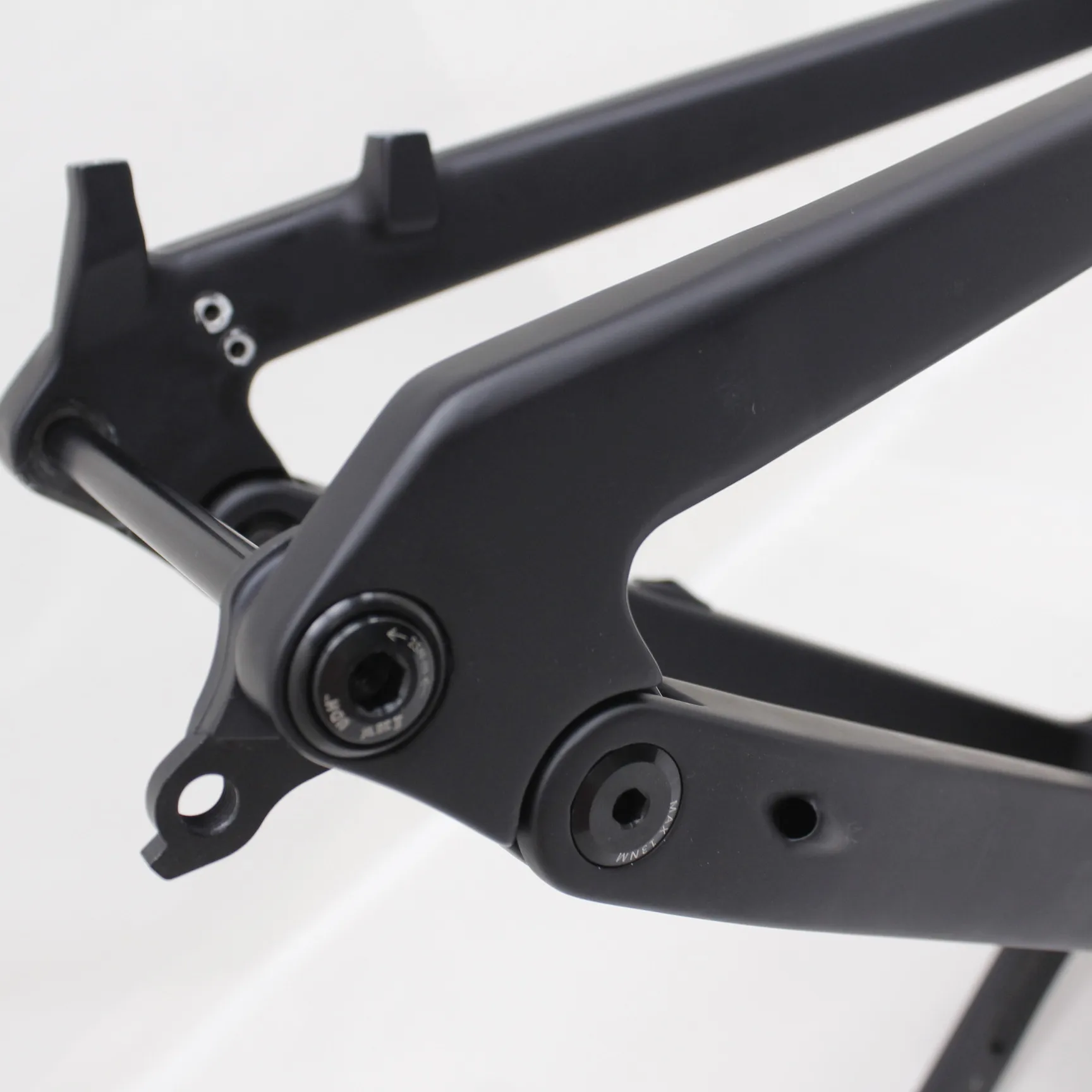 Горный велосипед из углеродного волокна