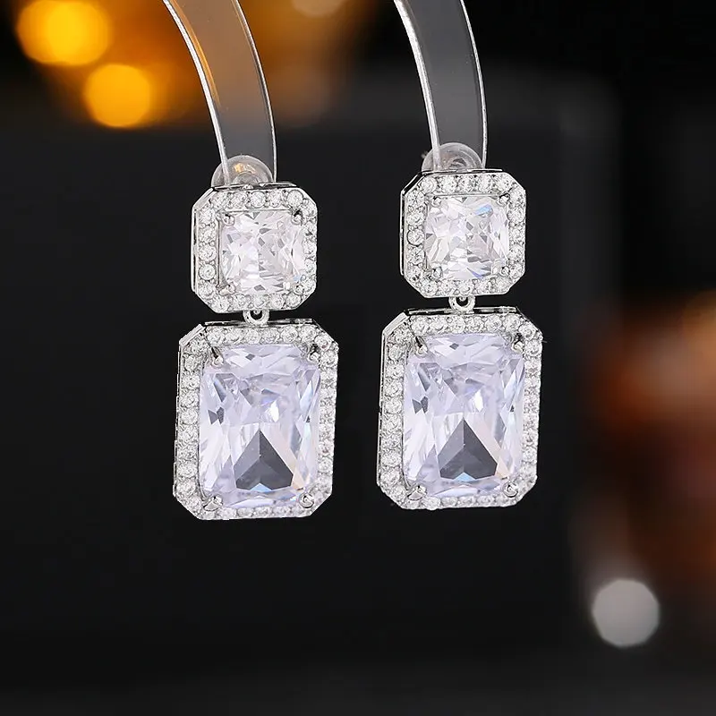 

High Qualit Exquisite Geometric Rectangular Zircon Inlaid Sugar Ear Studs Earrings For Women Fashion Jewelry LE260