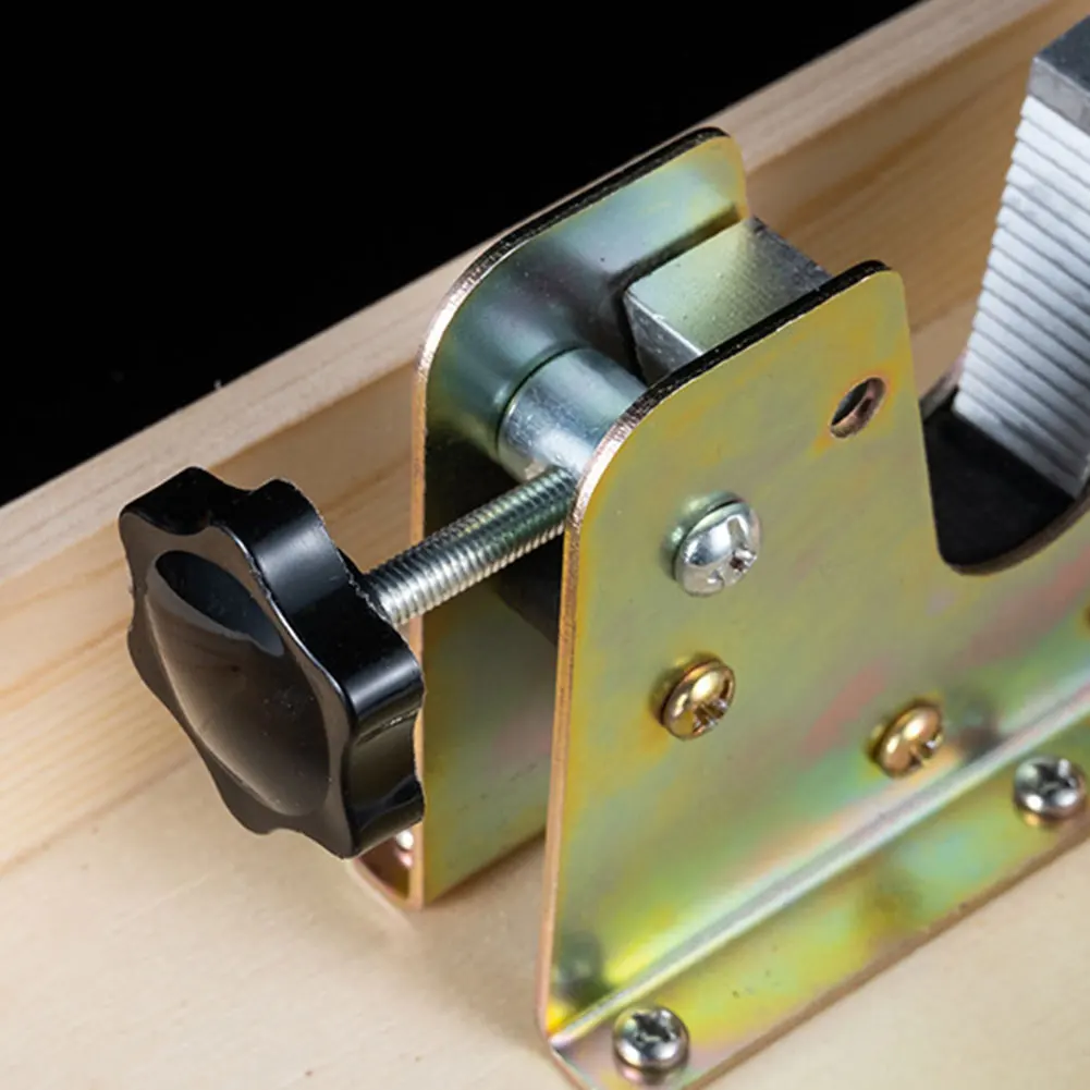 Ручные щипцы для орехов миндаля