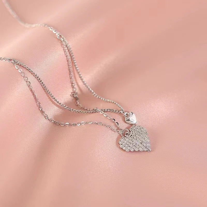 

2022 new sweet and small heart-shaped double-layer necklace for women, women's clavicle chain jewelry with a sense of design
