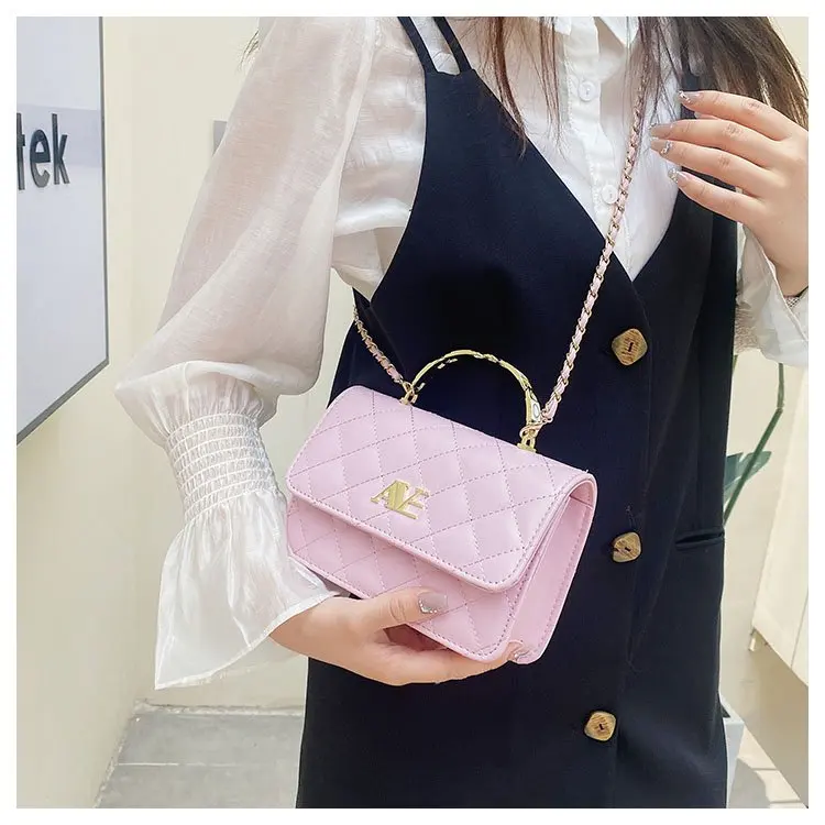 

Trendy PU Leather Chain One Shoulder Messenger Bag Ladies Casual Versatile Solid Color Geometric Pattern Luxury Messenger Bag