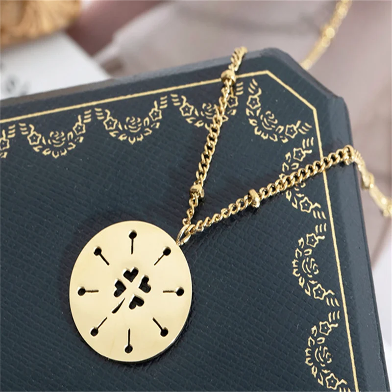 

Geometric four-leaf clover round pendant titanium steel simple niche literary retro round brand necklace female