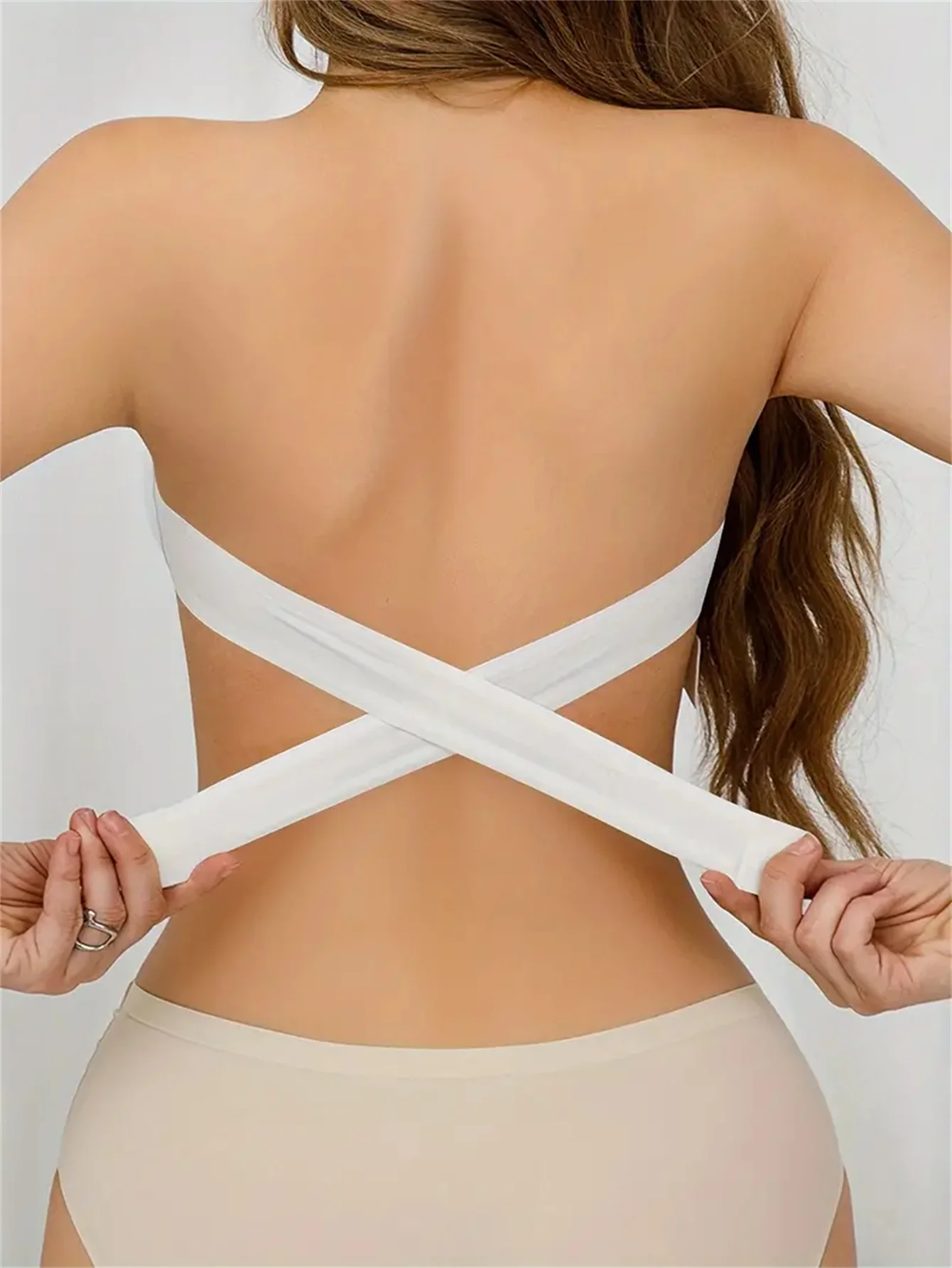 Элегантное пикантное бандо без бретелек с перекрестными лямками косточек