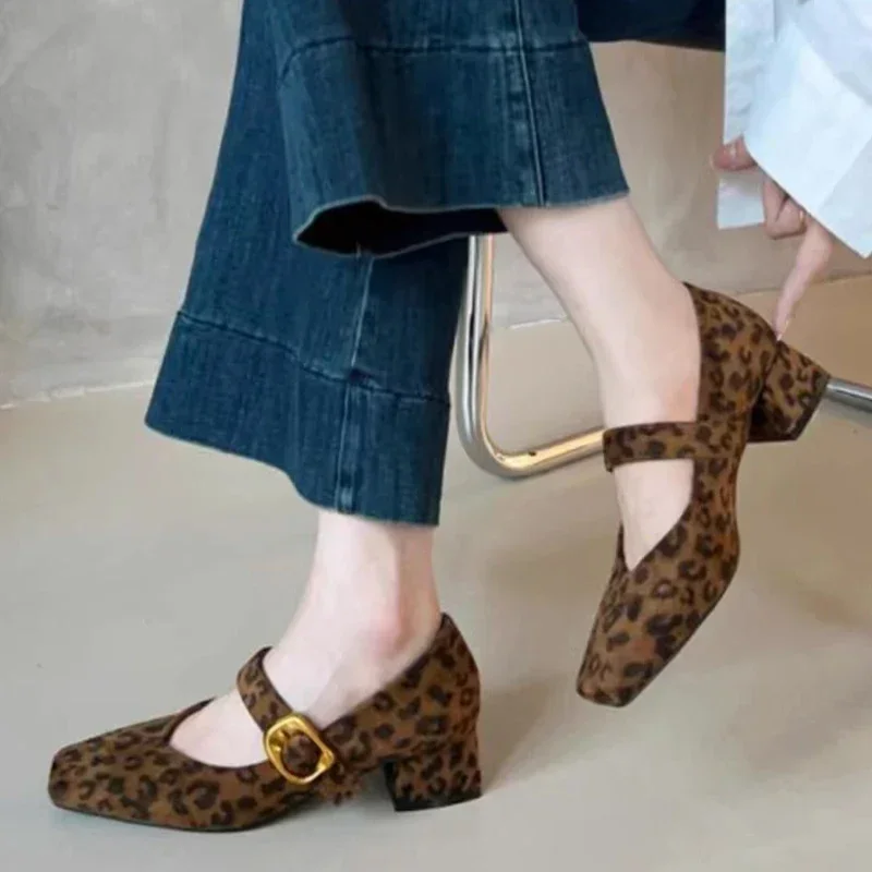 Женские туфли на высоком каблуке с квадратным носком замшевые Marie Janes новые