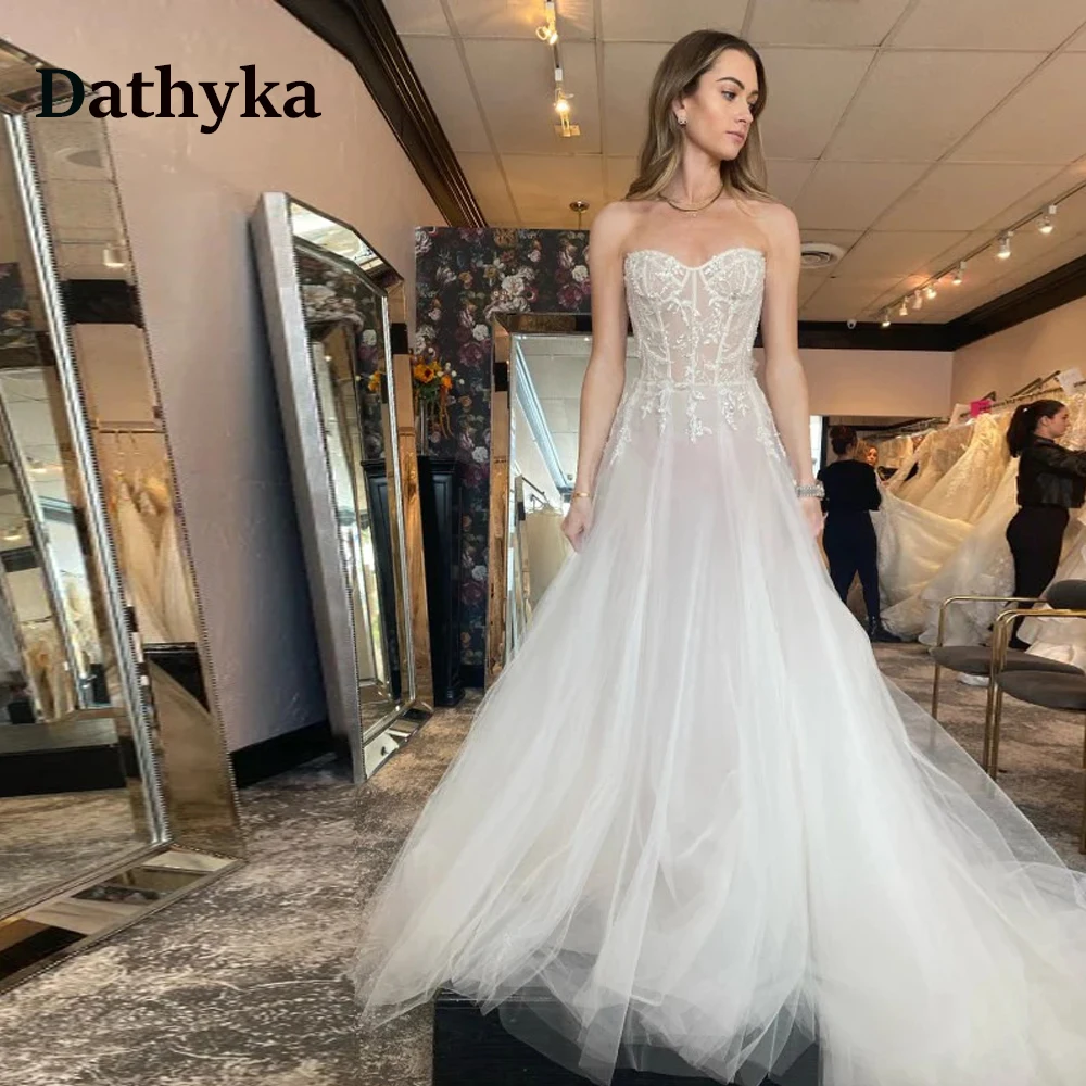 

Dathyka Simple Sweetheart Sleeveless Wedding Bridal Gowns Appliques Court Train Wedding Gown Vestidos De Novia Brautmode