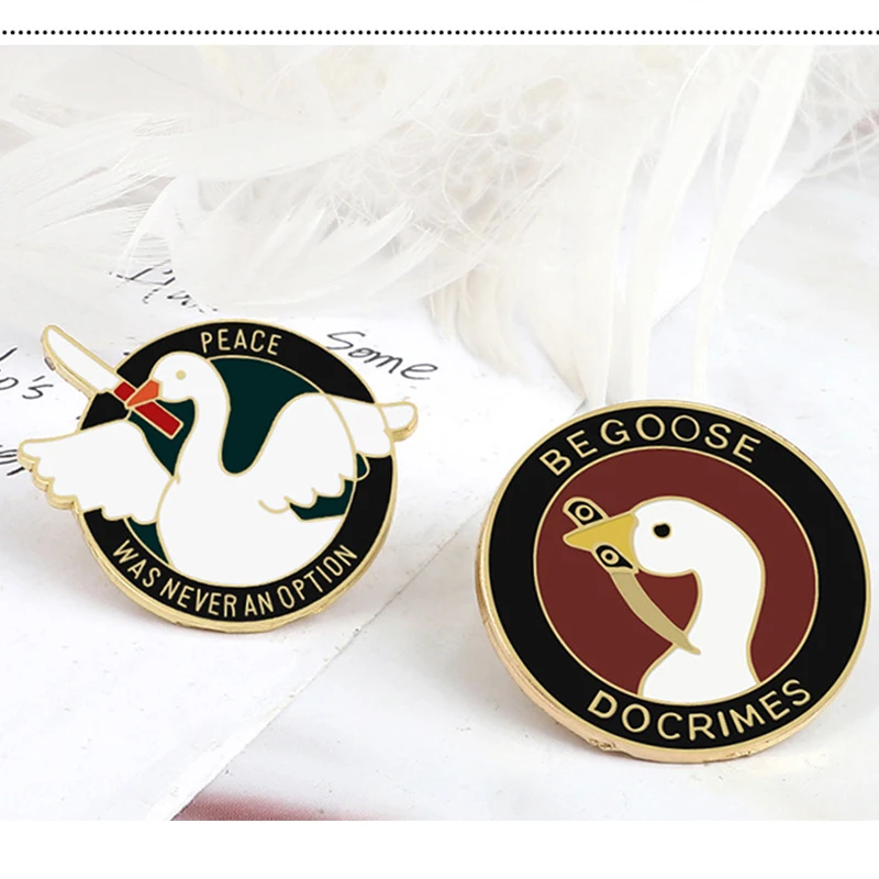 Kiss Jewelry Funny White Goose Carrying a Knife Enamel Brooch Pins Women Men Cute Backpack Hat Shirt Collar Lapel Pin Party Gift