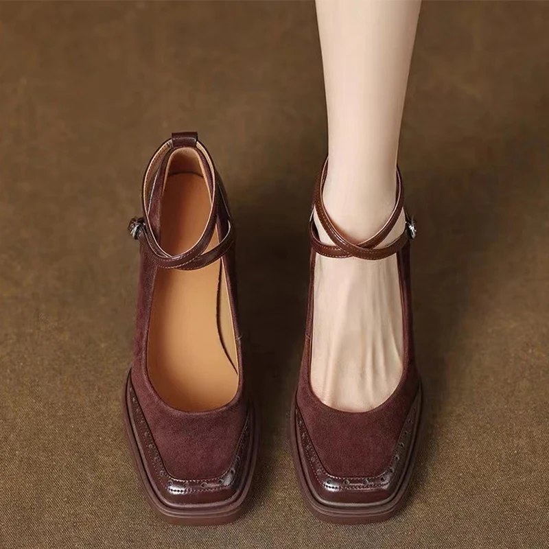 Женские туфли мэри джейн на высоком каблуке короткие замшевые с квадратным