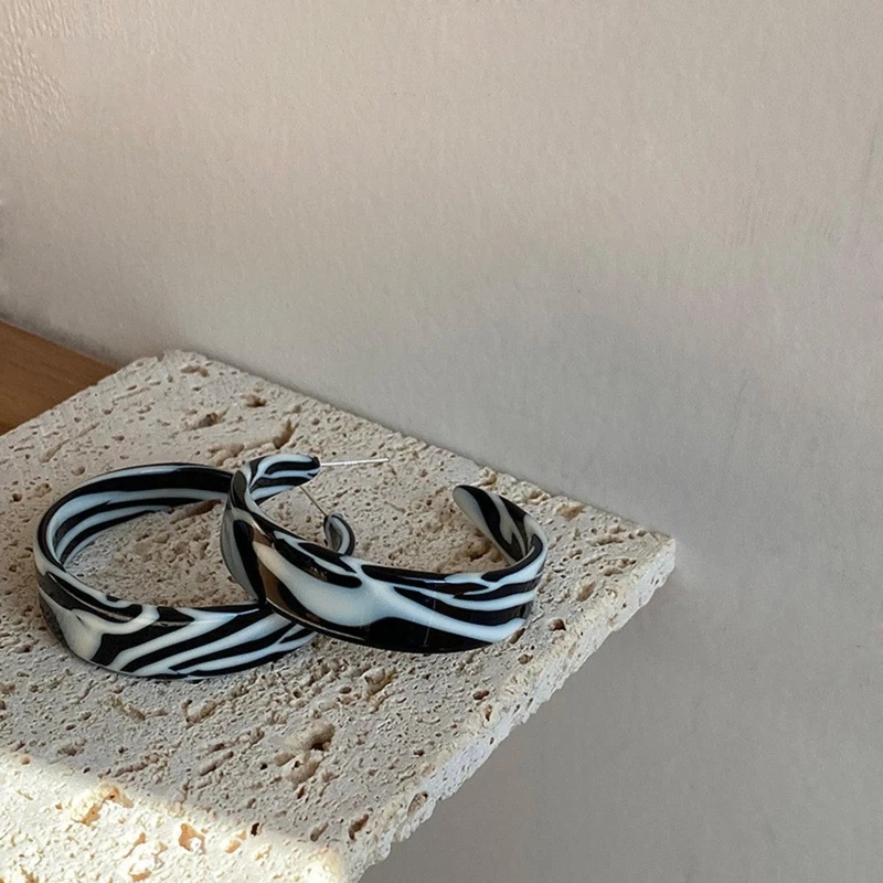 

Chunky Hoop Earring Stripe Pattern Fashion Earring Minimalist Jewelry Gift
