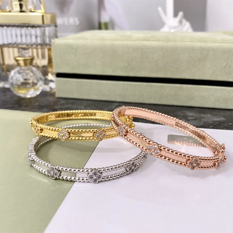 

Miyshow Fashion Women Bangles New Elegant Bead Edge Embossed Diamond Four Diamond Kaleidoscope Lucky Bracelet Free Shipping