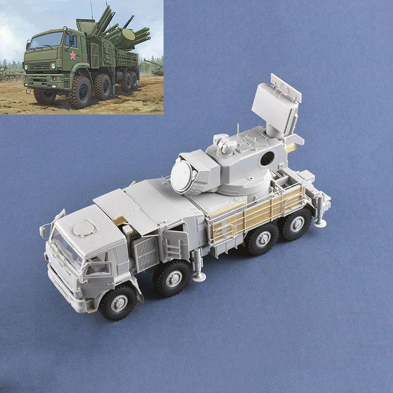 

1:35 Scale Trumpeter 01061 Russian 72V6E4 Combat Unit of 96K6 Pantsir-S1 ADMGS Weapon System War Truck Model For Collectible