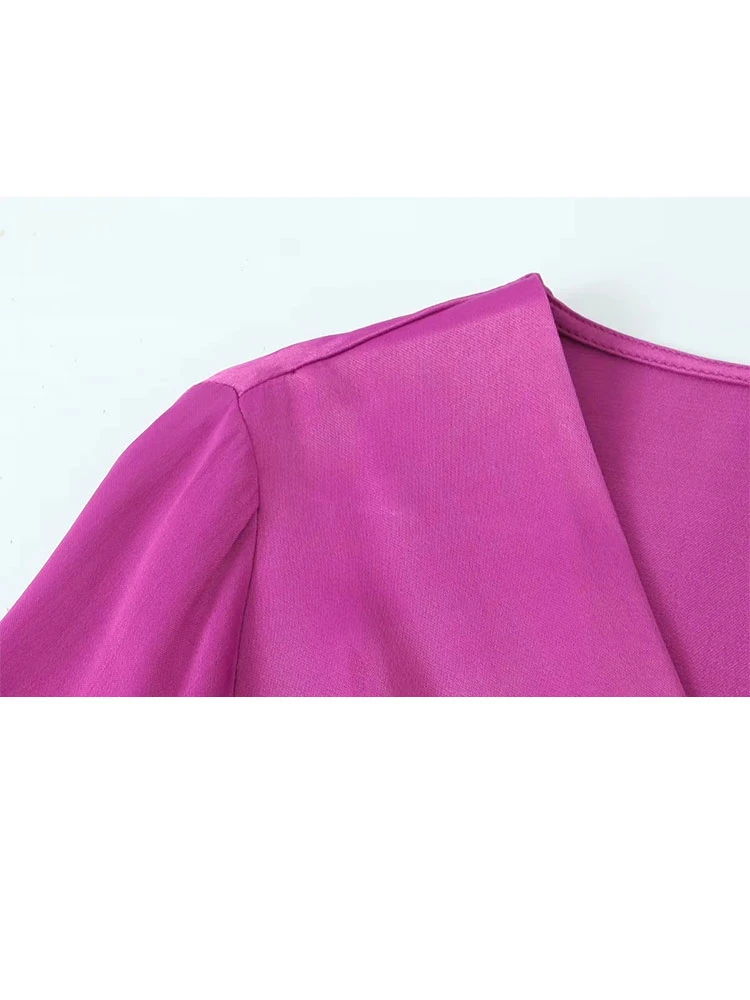 Рисунок 5 - Летняя приталенная рубашка с V-образным