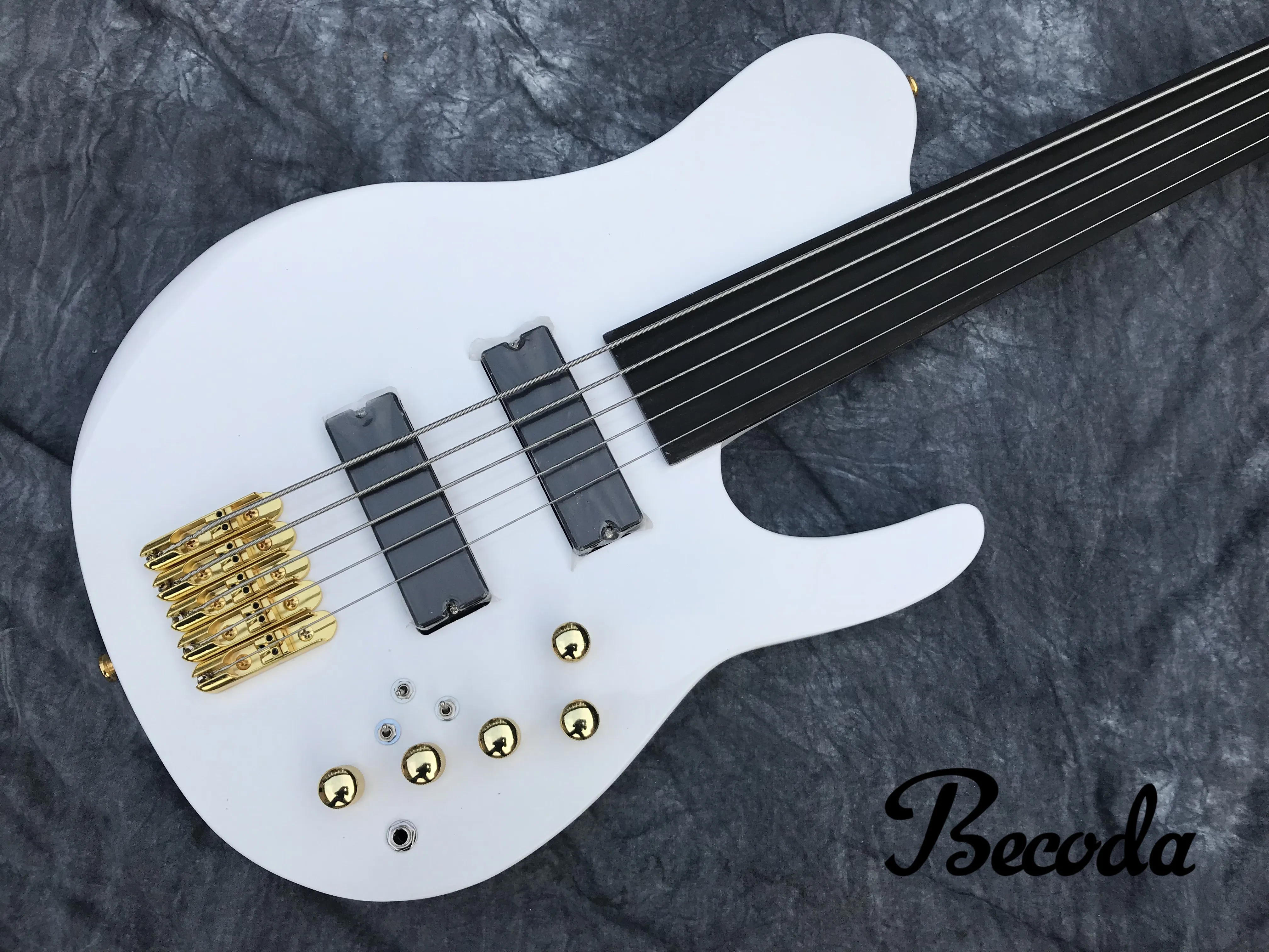 

Китайский магазин OEM Becoda, Бабочка, электрическая бас-гитара, пепельный корпус, Кленовая шея через корпус