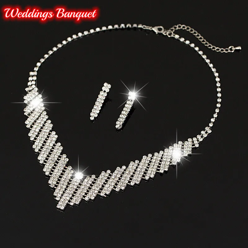 

Classic Copper Geometric Shiny Rhinestone Pendant Necklace For Women Fashion Long Tassel Jewelry Sets Weddings Banquet Gifts