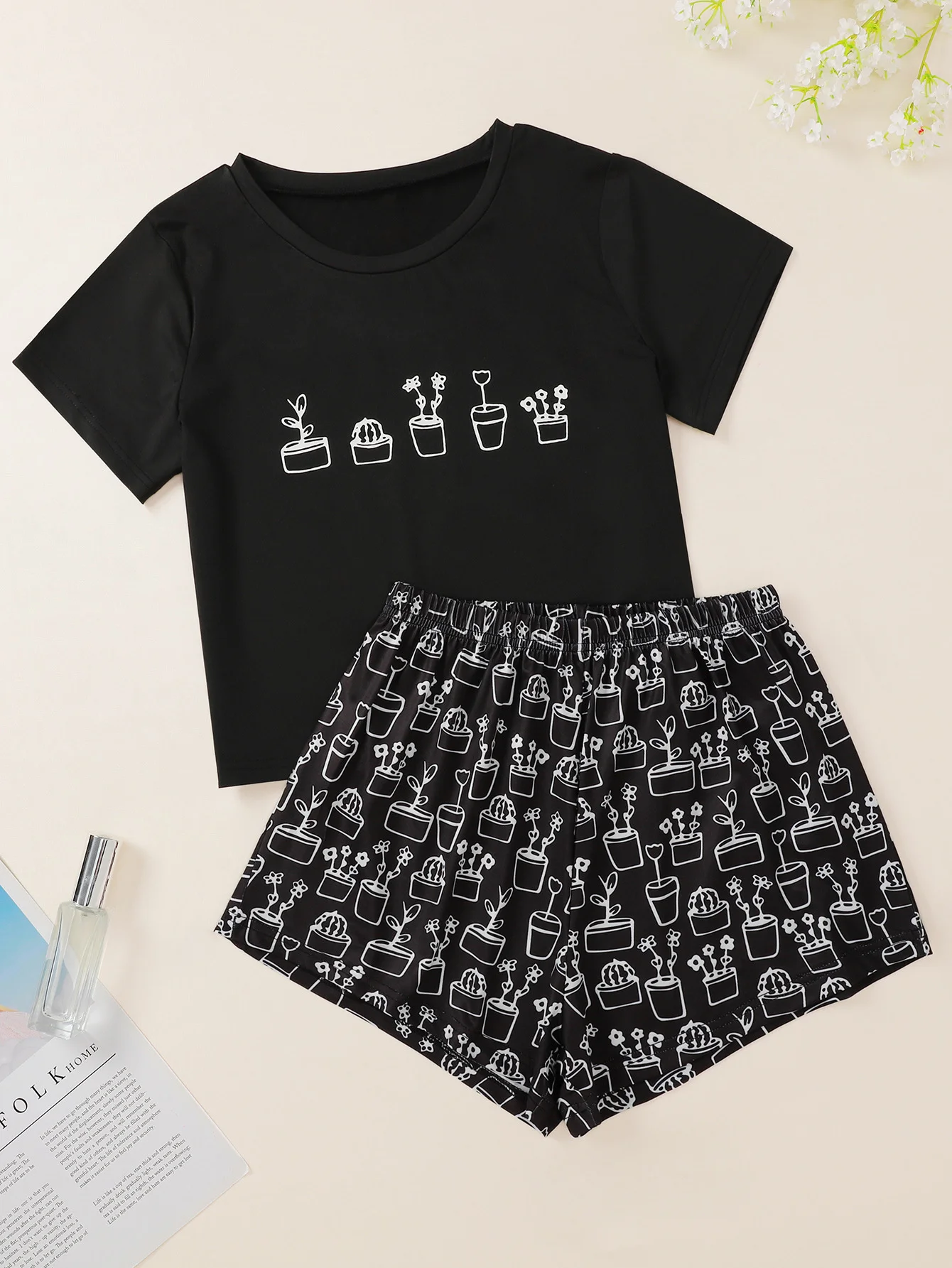 

New Style Women's Cute Cartoon Pot Plant Short Sleeve T Shirts & Shorts Pajama Set Summer Comfortable Sleepwear Home Suits