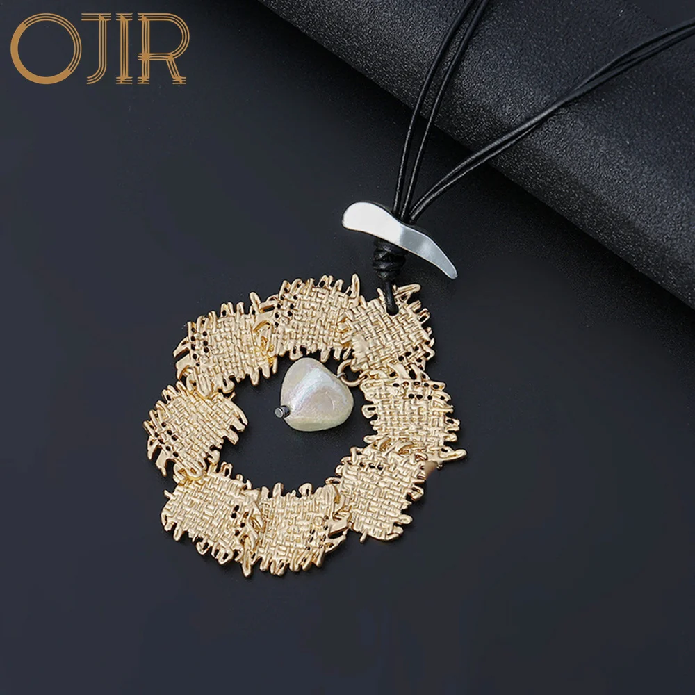 

2022 Vintage Gold Color Alloy Suspension Collares Necklace for Women Gothic Jewelry Geometric Fashion Pendants Trending Products