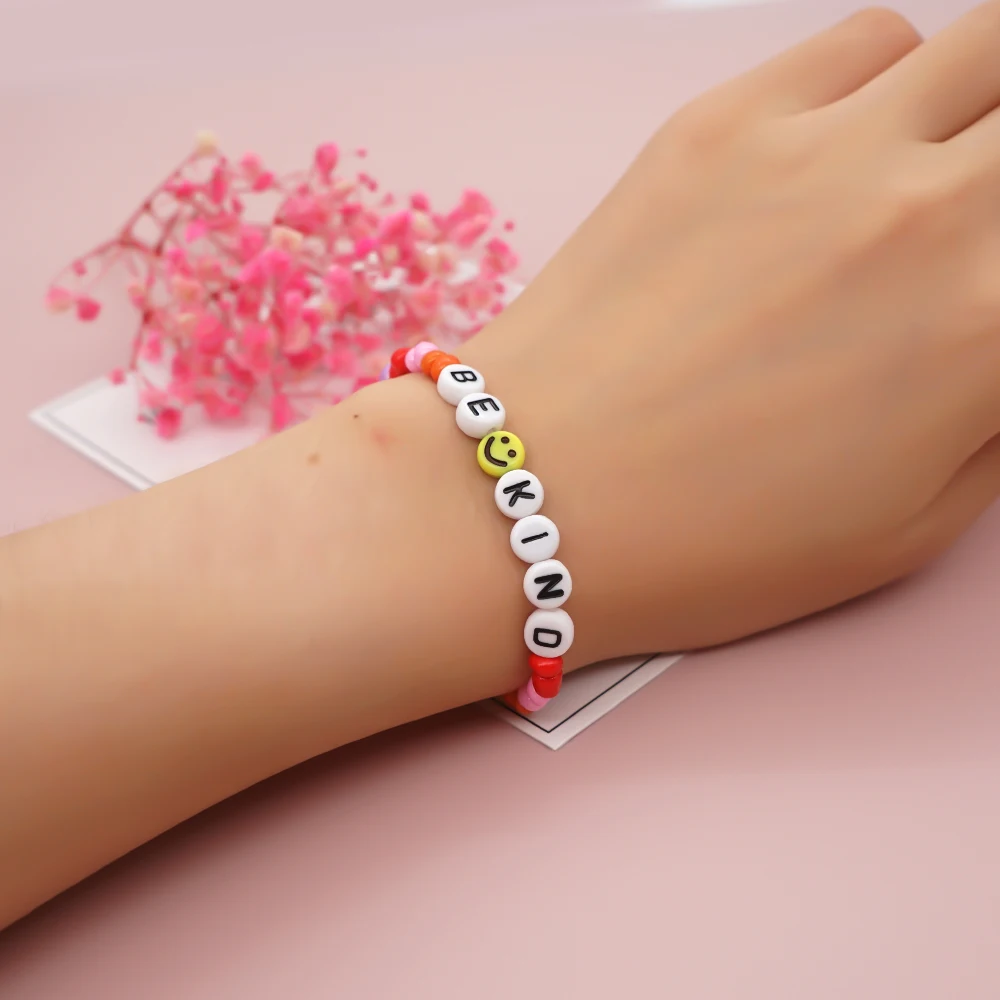 Фото Женский браслет GO2BOHO BE KIND с буквенным принтом и смайликом, простые ювелирные изделия в богемном стиле CN 6/O, разноцветные браслеты с бусинами ... №4