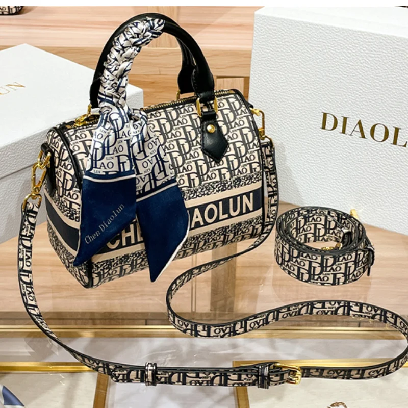 Женская классическая сумка-подушка новая Hundred Street Trend большая вместительная