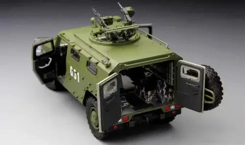 Модель Meng 1/35 VS-003 Высокомобильный автомобиль ГАЗ- 233014 STS Tiger