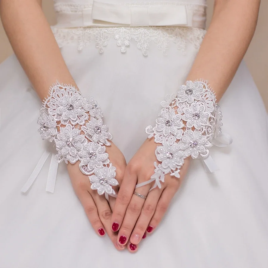 

Hot Sale White Pearls Bride Wedding Gloves Cheap Fingerless Lace Bridal Gloves Women Complementos De Boda