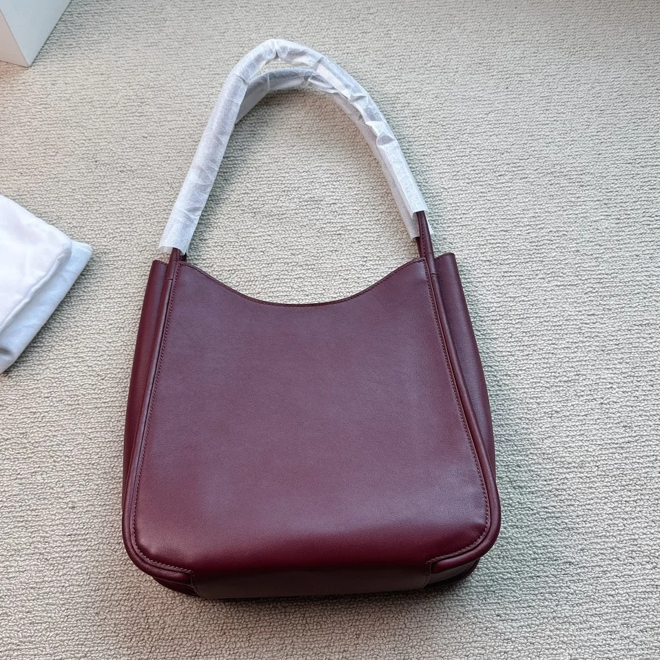 Женская сумка через плечо из зернистой кожи