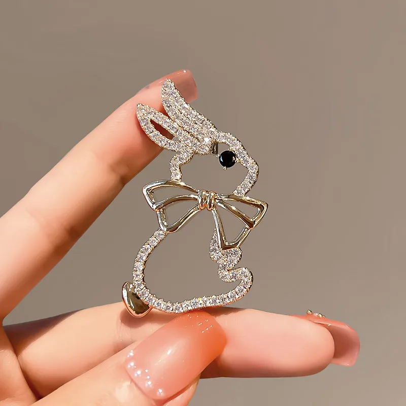 

Creative Lovely Rabbit Brooches For Women Hollow Out Design Rhinestone Brooch Pins Animal Jewelry Party Wedding Gifts