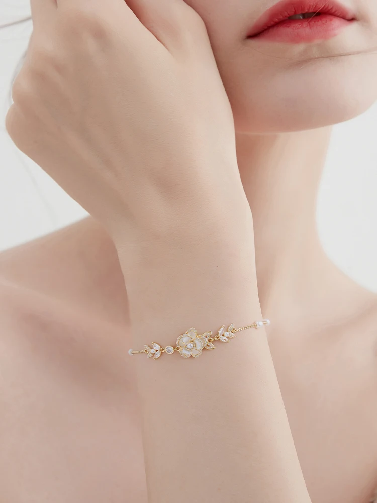 Женский браслет с камелией легкий роскошный High Sense новинка 2024 французский в стиле