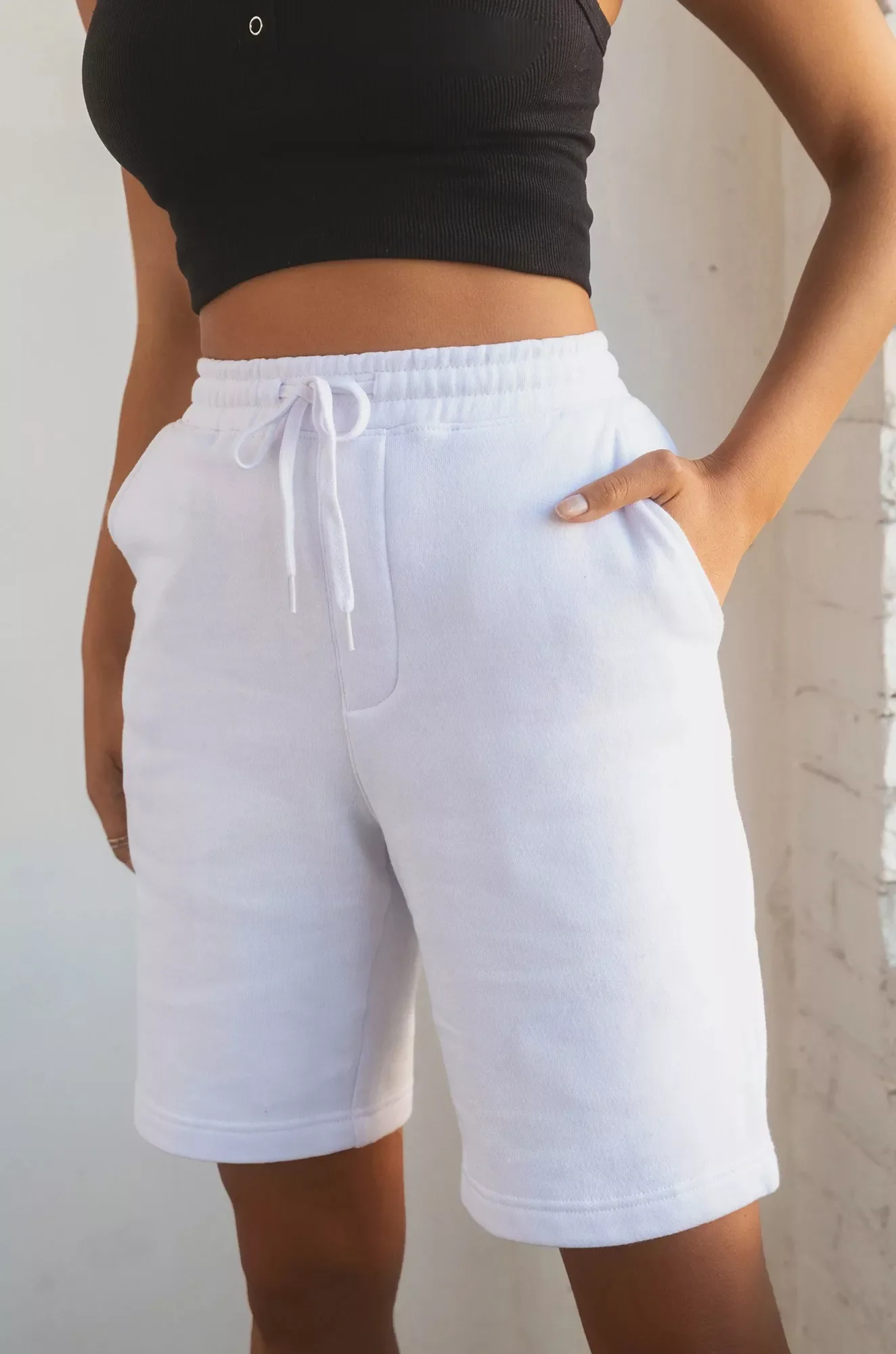 

Шорты женские спортивные на шнуровке, повседневные короткие штаны с завышенной талией и прямыми штанинами, модная однотонная уличная одежд...