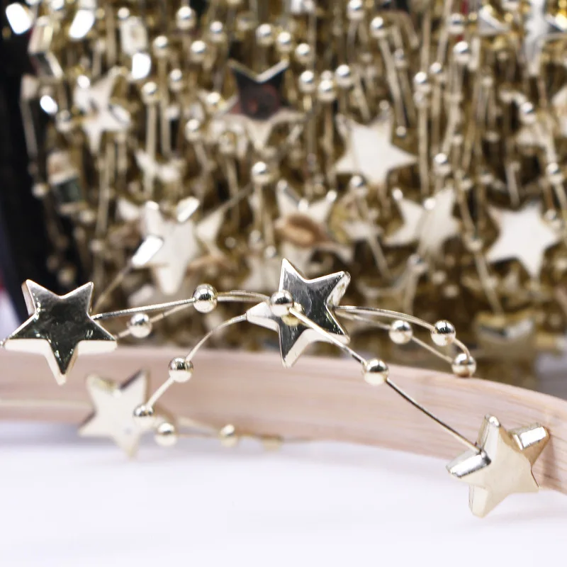 

Рождественская гирлянда из искусственного пластика