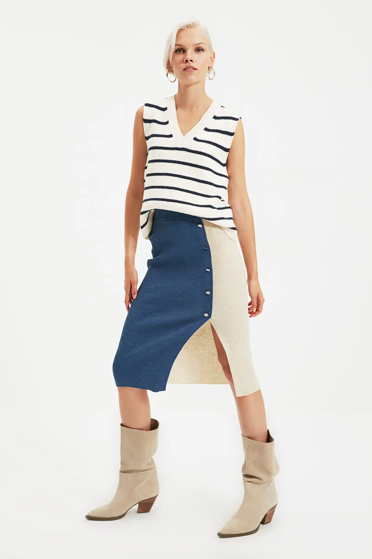 

Trendyol With Color Block Knitwear Skirt TWOAW22ET0039