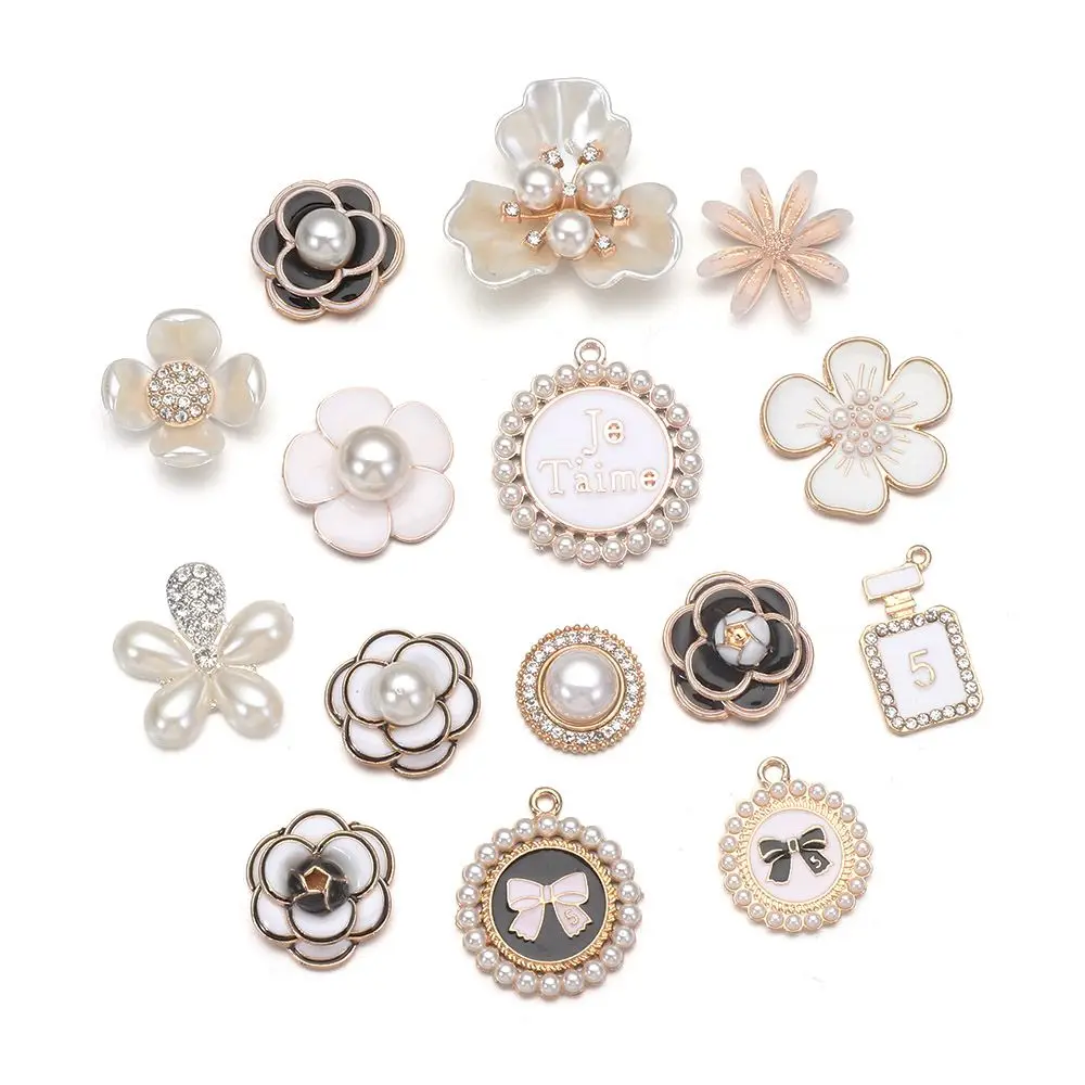 

5PCS Gifts Clog Sandals Women Pearl Fashion Jewelry Shoe Accessories Shoe Decoration Charms Shoes Charms