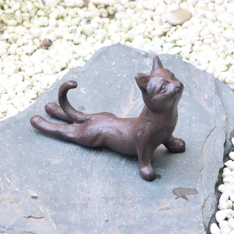 

Retro cast iron creative Planking cat tabletop ornament furnishings iron craft kitten decoration