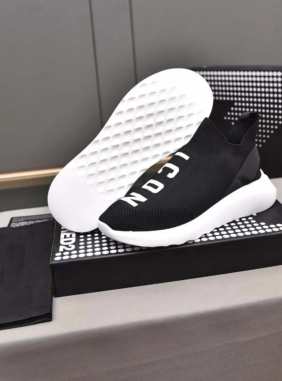 Рисунок 3 - Кроссовки мужские/женские легкие дышащие