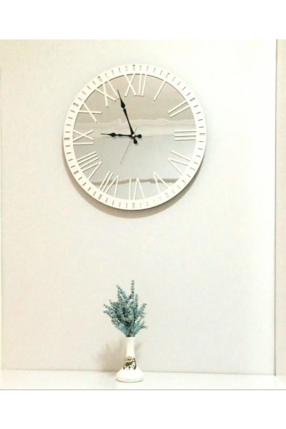 Зеркальные настенные часы белого цвета 50 см | Дом и сад