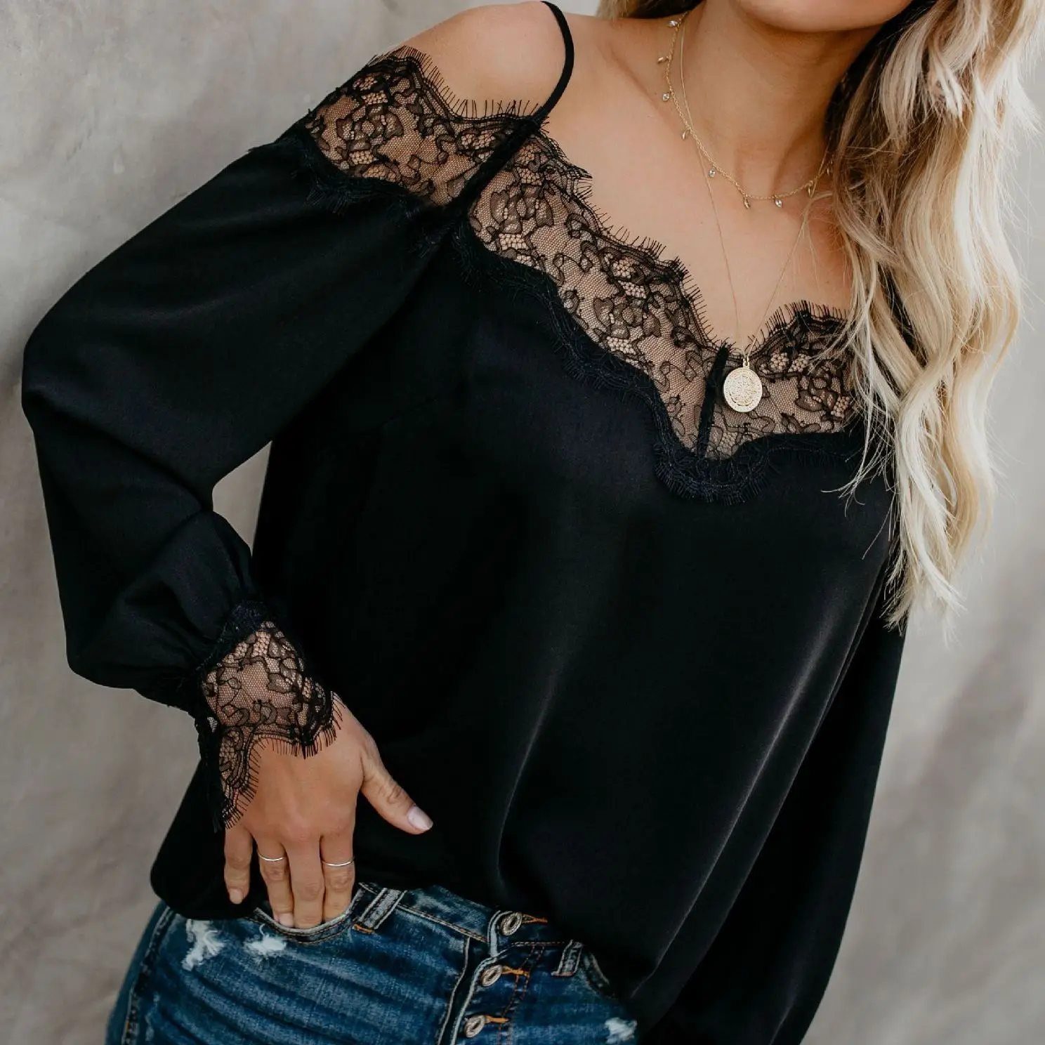 

Женская шифоновая кружевная рубашка, черная Однотонная рубашка с V-образным вырезом, длинным рукавом и оборками, Новая Элегантная модная по...
