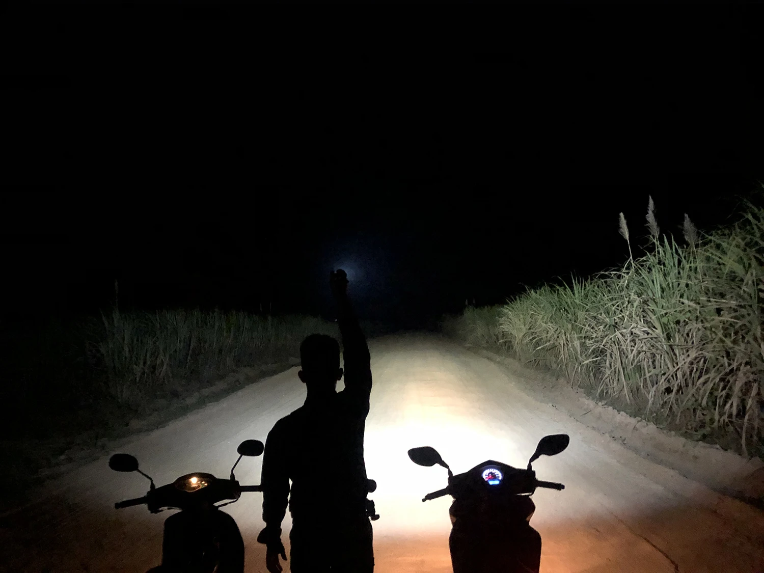 Многофункциональный карманный мини-фонарик Manker ML03 2000 лм |