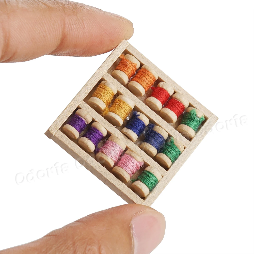 

Odoria 1:12 Miniature Theard Spools Box Vintage Sewing Tailor Tool Room Bedroom Set Dollhouse Accessories Doll House Decoration