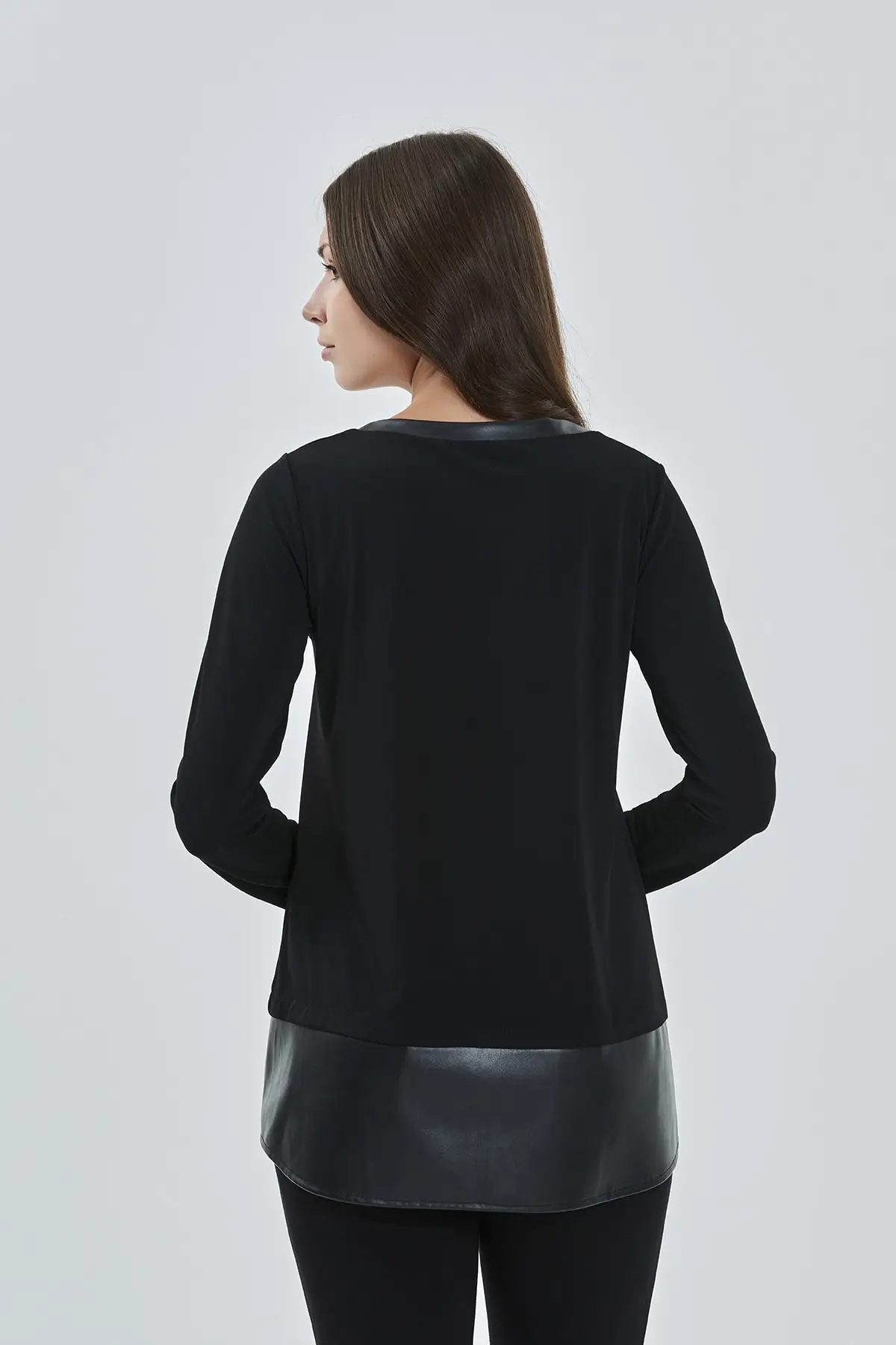 Рисунок 3 - Женская стильная черная кожаная