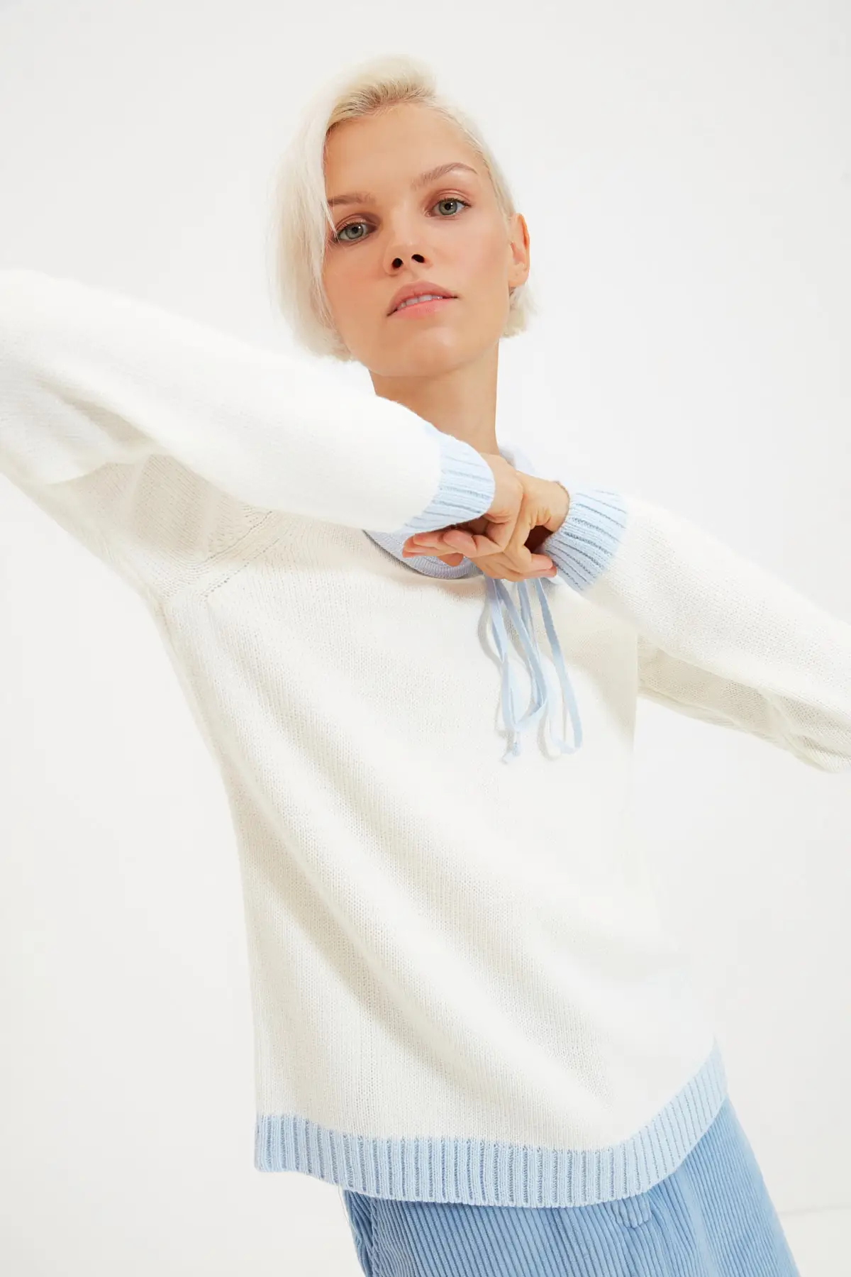 

Trendyol Collar Detailed Knitwear Sweater TWOAW22KZ0010