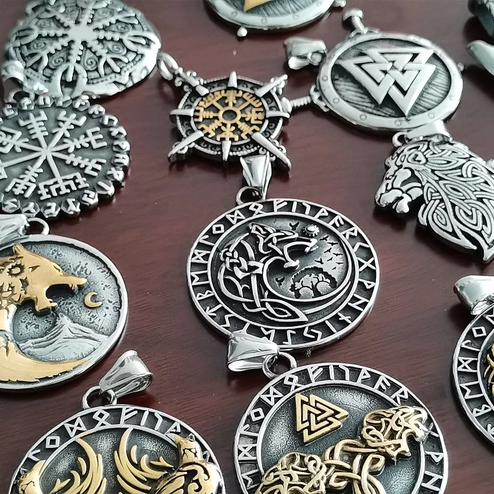 

Viking Wolf Vegvisir Mjolnir Aegishjalmur Hammer Pendant Necklace Men Jewelry Stainless Steel