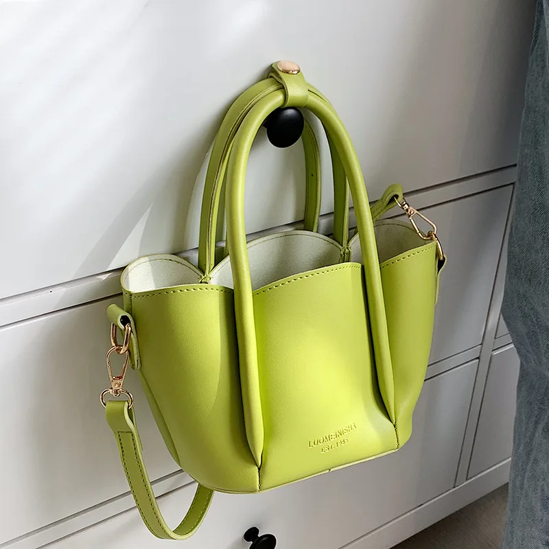 

Fashion Petal Bucket Bag Designer Women Handbags Luxury Soft Pu Leather Shoulder Crossbody Bags Small Tote Female Purses 2022