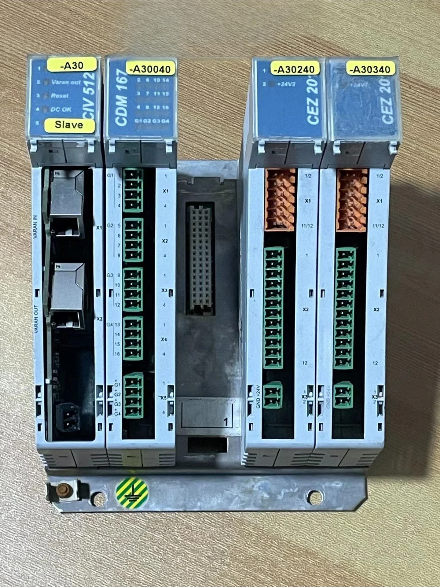 Для модуля SIGMATEK CDM167-1 физическое фотосъемки разобранные детали в хорошем