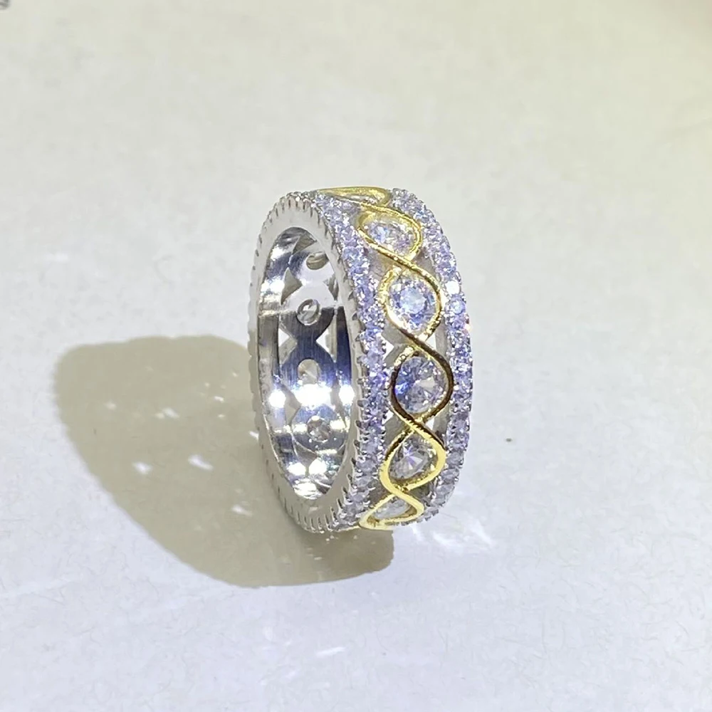 

Женское кольцо с бриллиантами, с ярким Цирконом