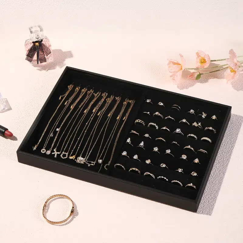 

Многофункциональный большой лоток для хранения ожерелья с черным кольцом все-в-одном