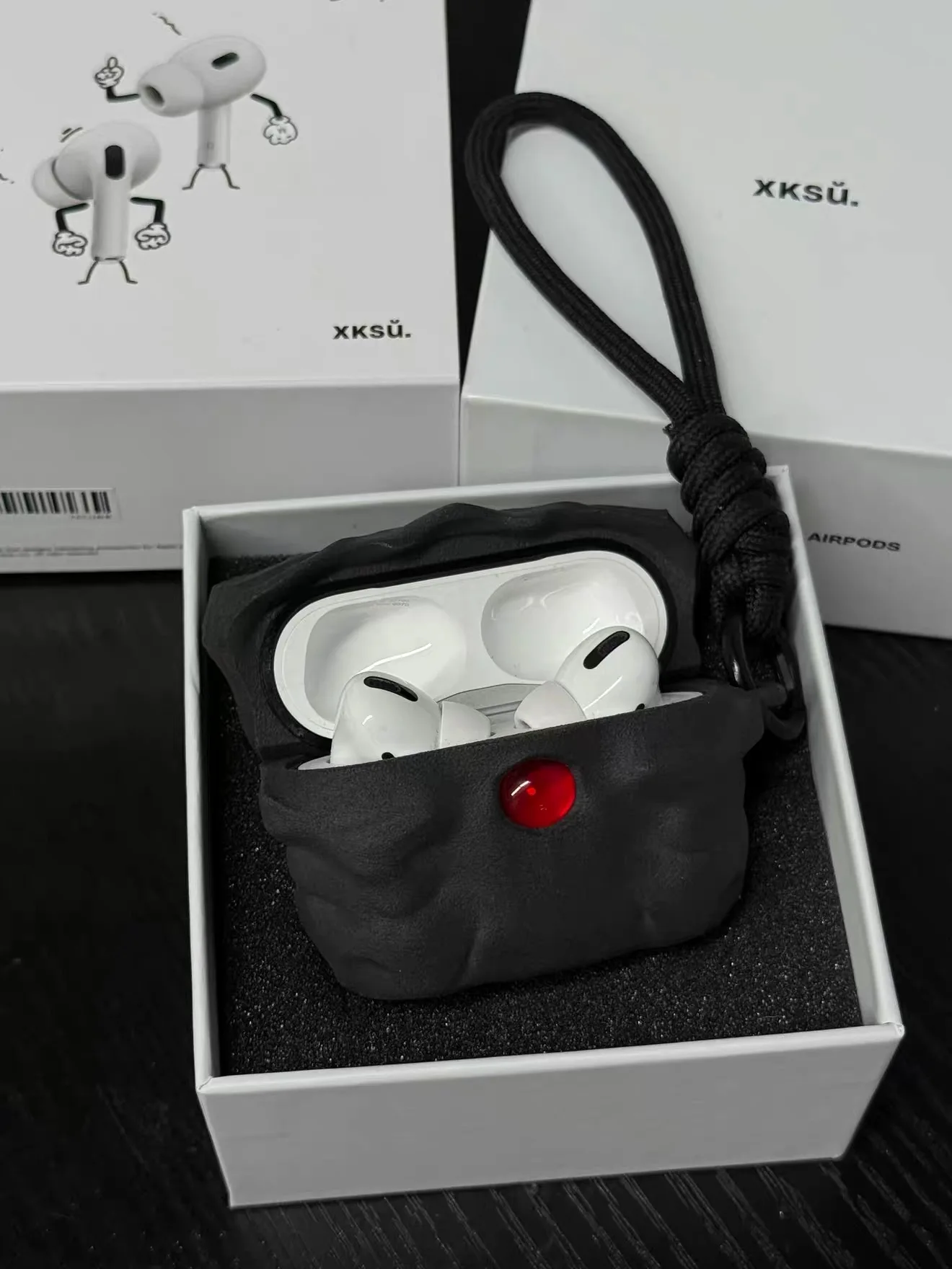 Фото Оригинальный чехол для наушников XKSU Demon Eye, подходит для AirPods. №2