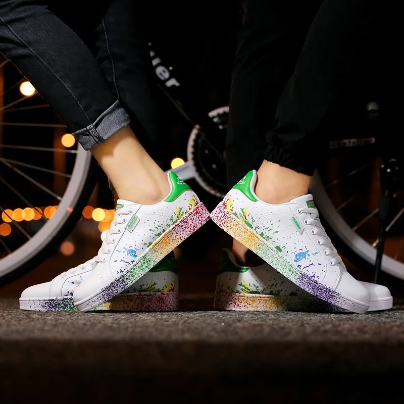 Men Casual Sneakers Couple Shoes White Shoes Graffiti Fashion Men's Running Shoes Trendy Lace-Up Cheap Flat Sneakers Women Shoes