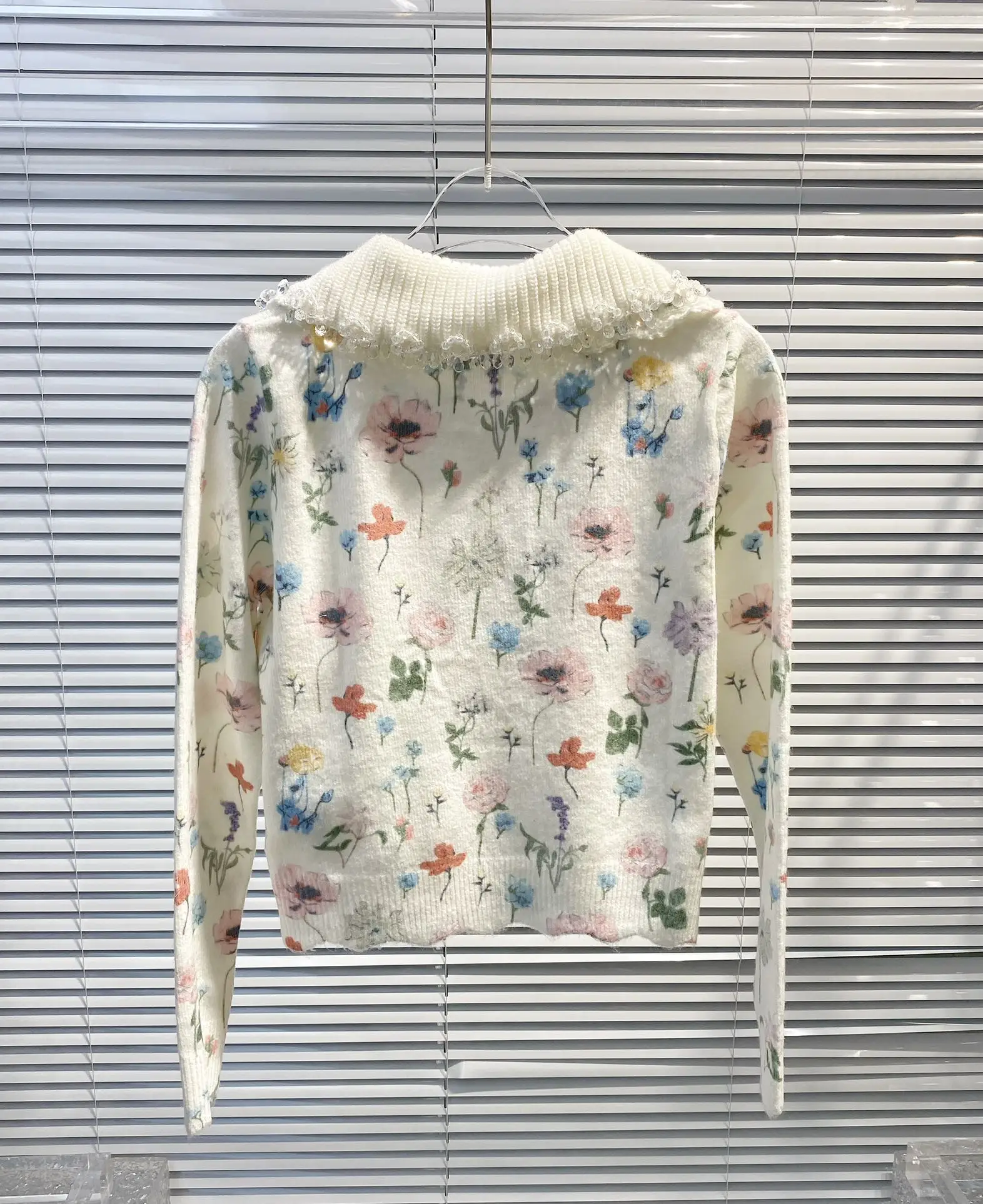 Рисунок 2 - Женский мохеровый короткий кардиган