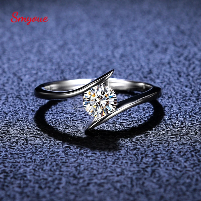 

Smyoue 0.5 Carat Moissanite Simulated Diamond Ring for Women 5mm Classic Round Brilliant Cut 925 Sterling Silver Wedding Band