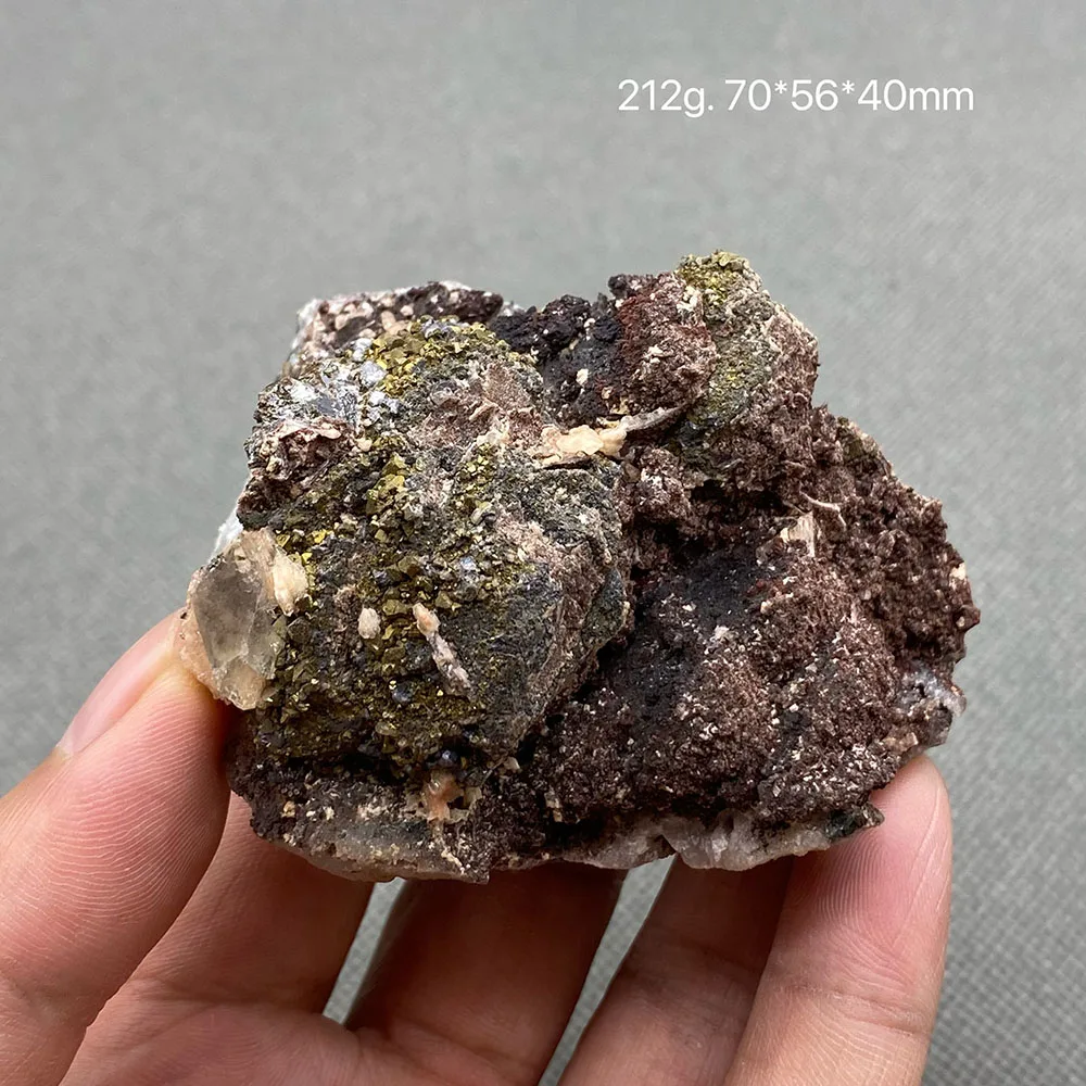 Необычный кристалл халькопирит